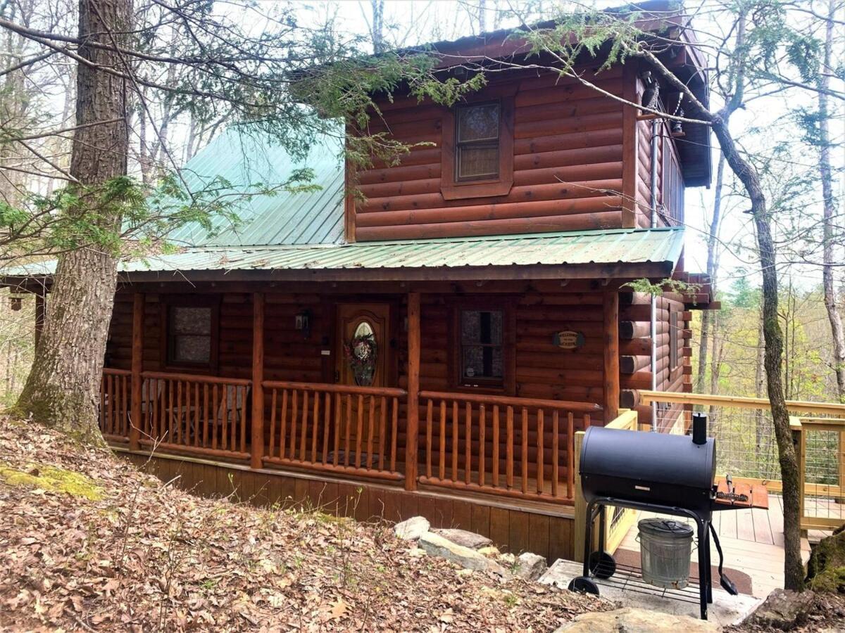 Mountain Joy -Private Treehouse Style Cabin That Sleeps 4-Free Tickets Гатлінбург Екстер'єр фото